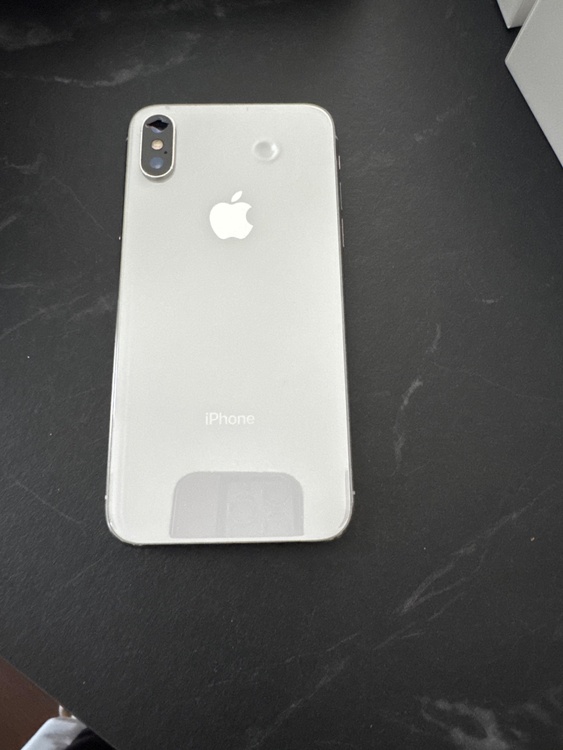 iPhoneXS 256GB docomo（スマホ）の商品画像 - 査定依頼日：2026年3月1日 - 最高査定価格：13,000円