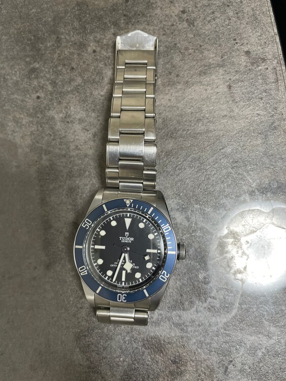 チューダー ブラックベイ 79230（高級時計）の商品画像 - 査定依頼日：2025年4月3日 - 最高査定価格：300,000円