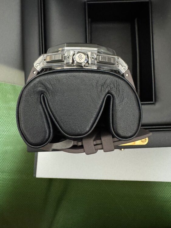 ロイヤルオークオフショア（高級時計）の商品画像 - 査定依頼日：2025年3月29日 - 最高査定価格：5,900,000円