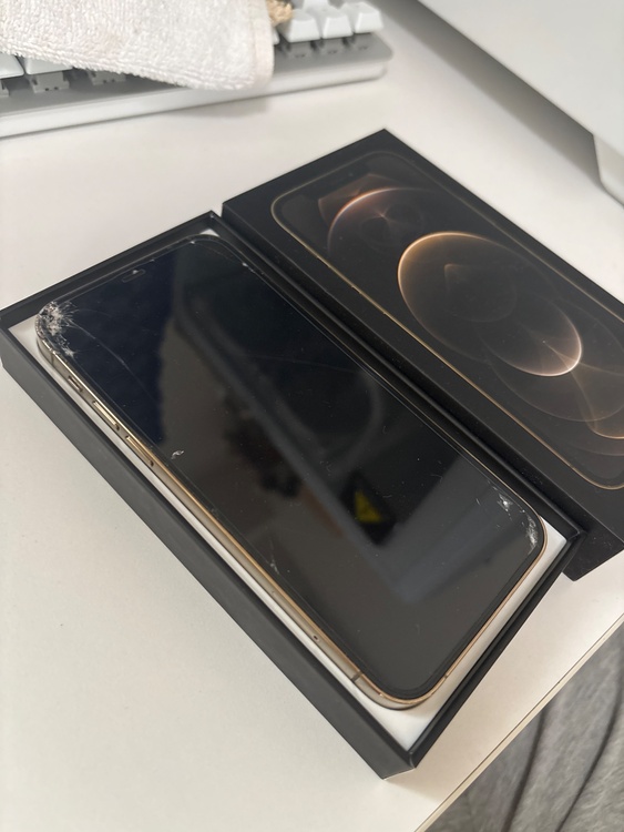 iPhone 12 pro （スマホ）の商品画像 - 査定依頼日：2026年4月7日 - 最高査定価格：36,000円