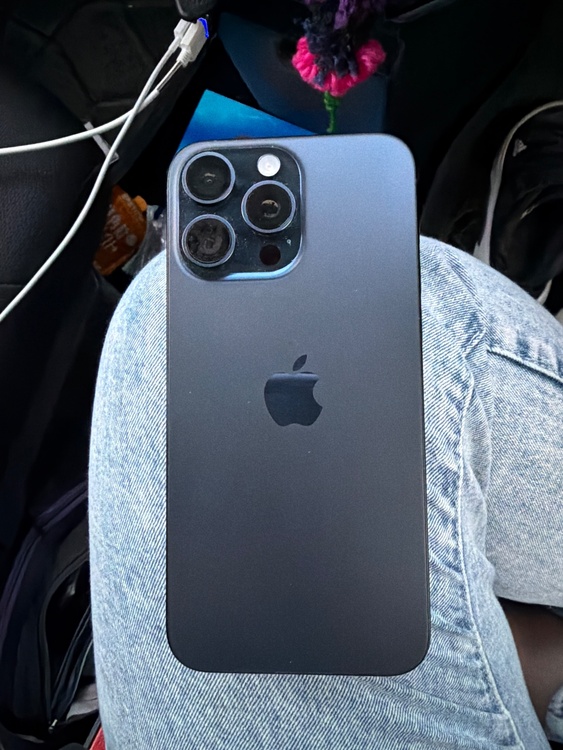 iPhone iPhone 15 Pro Max 256GB au（スマホ）の商品画像 - 査定依頼日：2026年7月24日 - 最高査定価格：97,000円