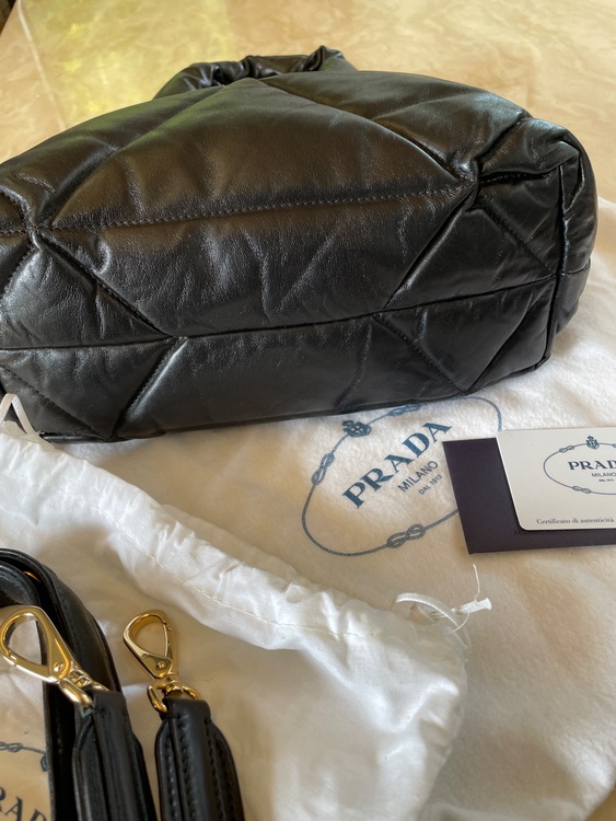 プラダ  （ブランドバッグ）の商品画像 - 査定依頼日：2025年8月26日 - 最高査定価格：170,000円