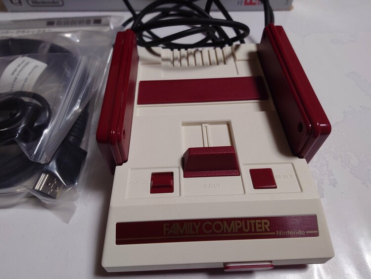 ニンテンドークラシックミニ　ファミリーコンピュータ（ゲーム機本体・ゲームソフト）の商品画像 - 査定依頼日：2026年6月3日 - 最高査定価格：3,000円