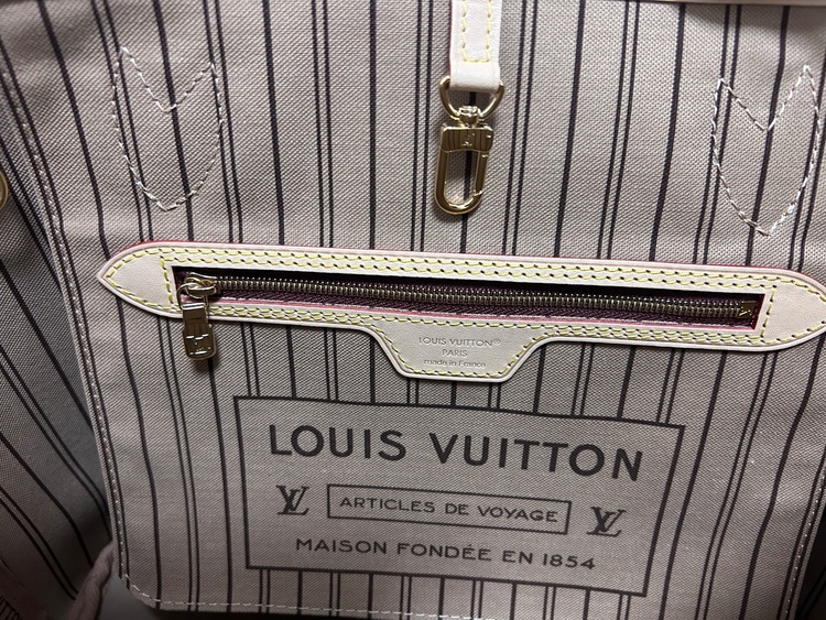 M46979（ブランドバッグ）の商品画像 - 査定依頼日：2026年1月1日 - 最高査定価格：222,000円