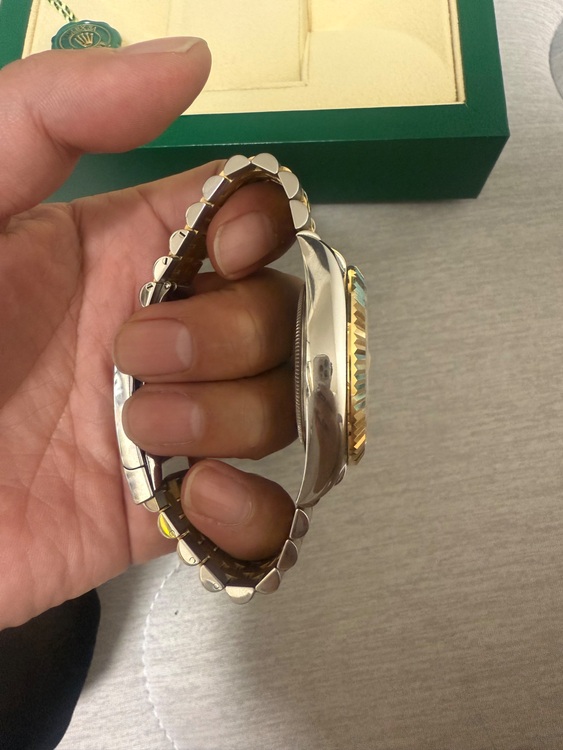 ロレックス スカイドゥエラー 326933ジュビディー（高級時計）の商品画像 - 査定依頼日：2025年12月3日 - 最高査定価格：2,800,000円