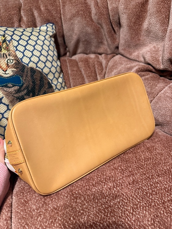 アルマ　M40443（ブランドバッグ）の商品画像 - 査定依頼日：2025年12月16日 - 最高査定価格：220,000円