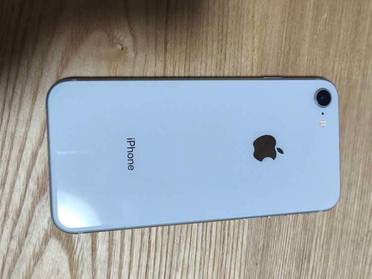 iPhone8（スマホ）の商品画像 - 査定依頼日：2026年7月19日 - 最高査定価格：3,500円