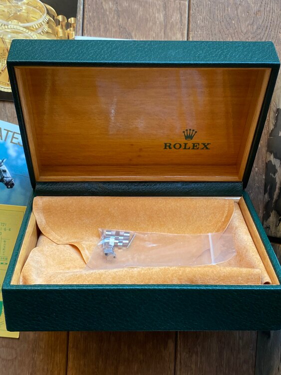 ロレックス デイトジャスト 16234（高級時計）の商品画像 - 査定依頼日：2025年3月1日 - 最高査定価格：900,000円