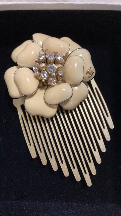 シャネル カメリア （ブランドバッグ）の商品画像 - 査定依頼日：2025年9月17日 - 最高査定価格：40,000円