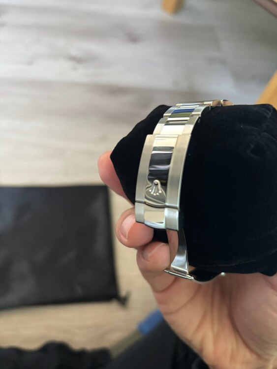 126334 デイトジャスト41（高級時計）の商品画像 - 査定依頼日：2025年1月18日 - 最高査定価格：1,900,000円