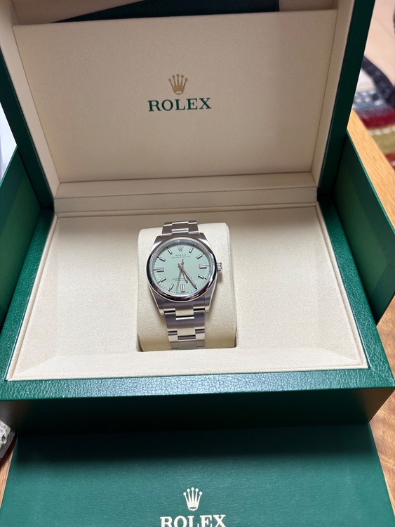 ロレックス パーペチュアル 12600（高級時計）の商品画像 - 査定依頼日：2025年6月24日 - 最高査定価格：2,000,000円