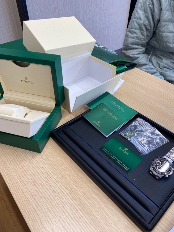 ロレックス デイトナ 116500lm（高級時計）の商品画像 - 査定依頼日：2025年11月16日 - 最高査定価格：4,150,000円