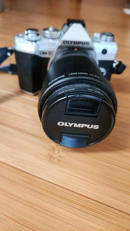 OLYMPUS（カメラ）の商品画像 - 査定依頼日：2025年4月23日 - 最高査定価格：80,000円