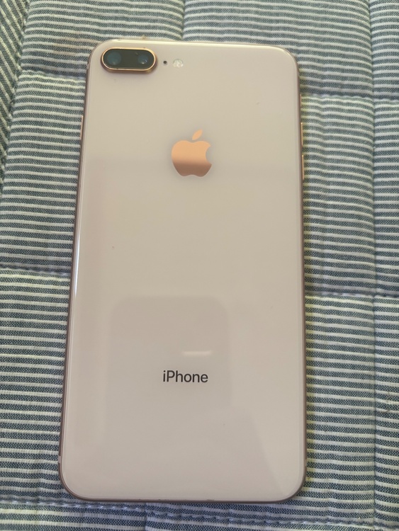 iPhone iPhone7 Plus 128GB Softbank（スマホ）の商品画像 - 査定依頼日：2026年7月21日 - 最高査定価格：2,000円