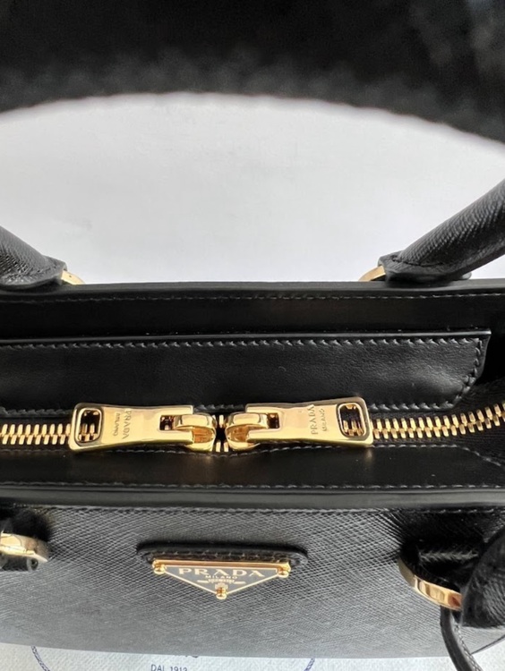 プラダ  （ブランドバッグ）の商品画像 - 査定依頼日：2025年6月14日 - 最高査定価格：200,000円