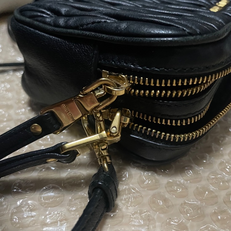 ミュウミュウ  （ブランドバッグ）の商品画像 - 査定依頼日：2026年3月16日 - 最高査定価格：70,000円