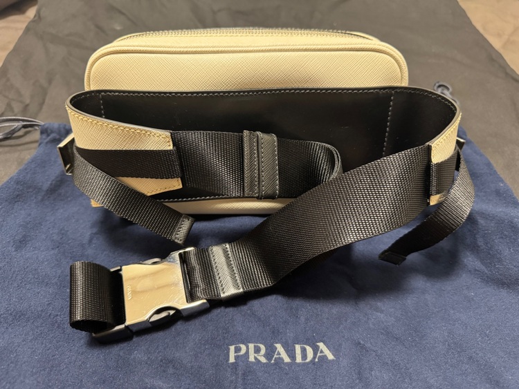 プラダ  （ブランドバッグ）の商品画像 - 査定依頼日：2025年11月12日 - 最高査定価格：80,000円