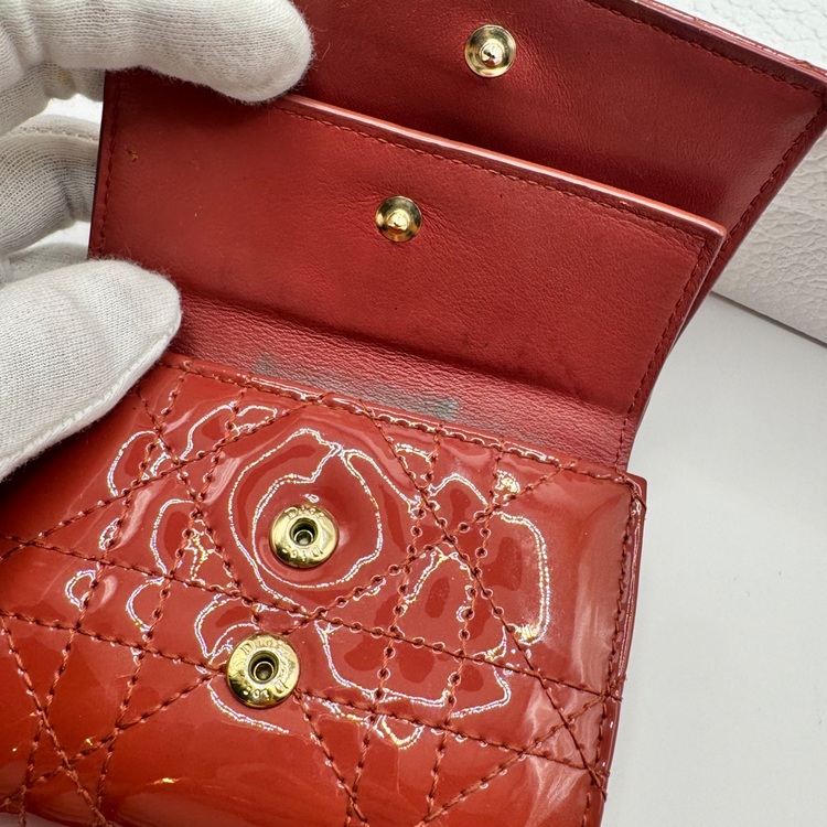 Dior Lady Wallet ピンク（ブランド財布・小物）の商品画像 - 査定依頼日：2025年6月28日 - 最高査定価格：20,000円