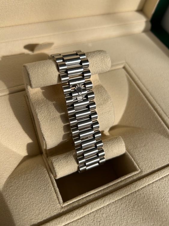 228396tbr（高級時計）の商品画像 - 査定依頼日：2026年1月15日 - 最高査定価格：17,000,000円