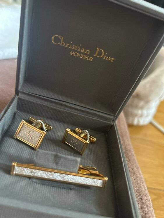 ディオール  （ブランドバッグ）の商品画像 - 査定依頼日：2025年2月26日 - 最高査定価格：1,000円