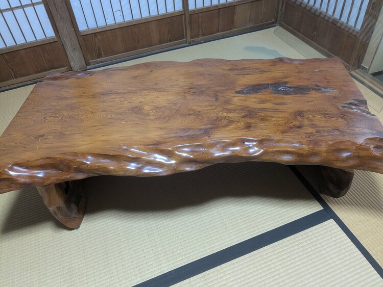 屋久杉テーブル（美術品・骨董品）の商品画像 - 査定依頼日：2026年8月6日 - 最高査定価格：5,000円
