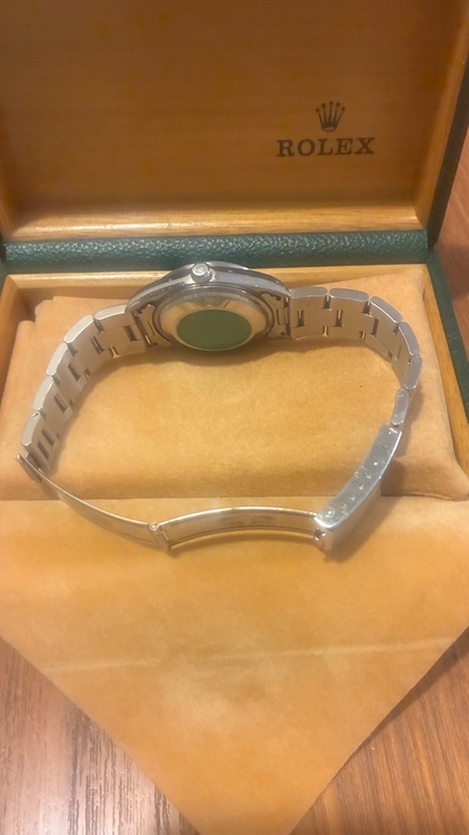 ロレックス パーペチュアルデイト Rolex Oyster Perpetual Ref.15200/カラー:ぴを（高級時計）の商品画像 - 査定依頼日：2025年12月20日 - 最高査定価格：750,000円