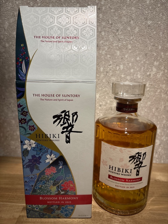 響　ブロッサムハーモニー　2025（お酒）の商品画像 - 査定依頼日：2026年3月8日 - 最高査定価格：17,000円