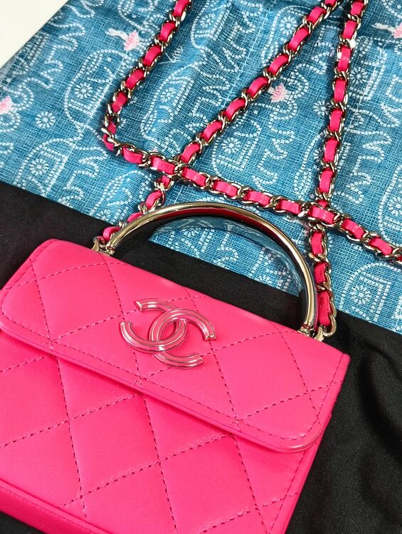 2024年クルーズ限定品 マイクロマトラッセ　トップハンドル　ショルダーバッグ（ブランドバッグ）の商品画像 - 査定依頼日：2025年11月21日 - 最高査定価格：270,000円