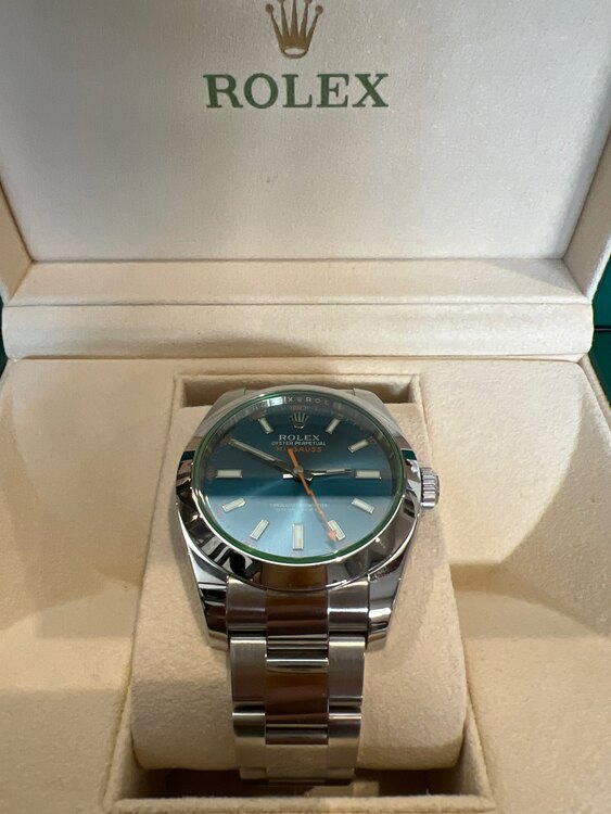 ロレックス ミルガウス 116400gu（高級時計）の商品画像 - 査定依頼日：2025年4月16日 - 最高査定価格：1,550,000円