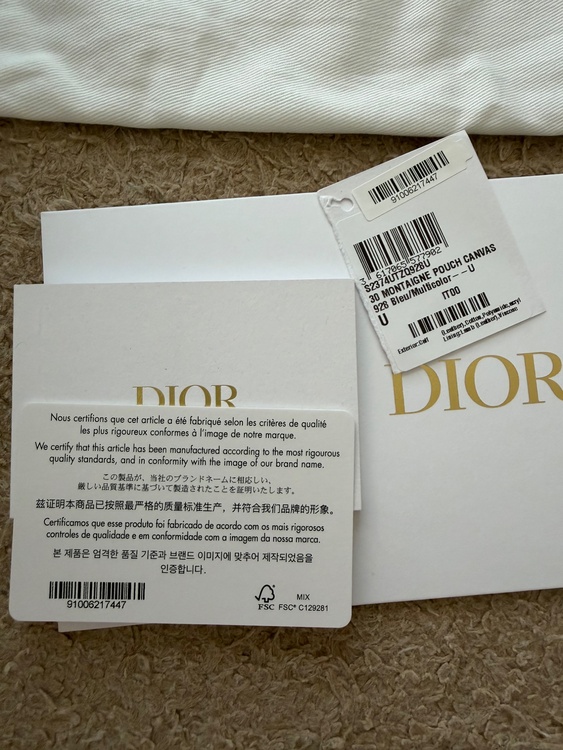 Dior 30 montaigneミニ バケットバッグ ドローストリング（ブランドバッグ）の商品画像 - 査定依頼日：2026年10月10日 - 最高査定価格：200,000円