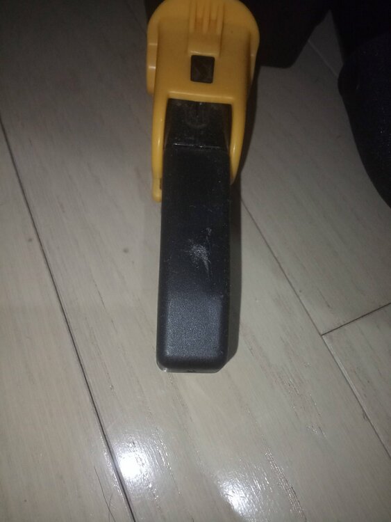 AILEBEBE KURUTTO3i（カー用品）の商品画像 - 査定依頼日：2025年12月12日 - 最高査定価格：2,000円