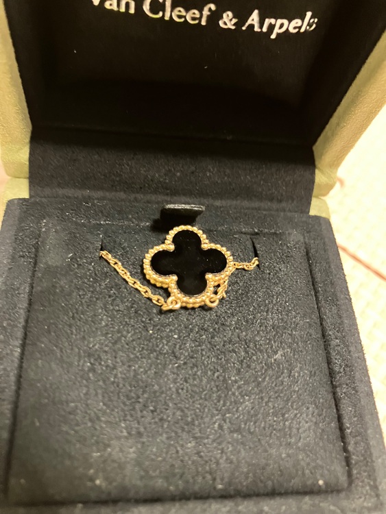 VCA ネックレス Onyx（宝石）の商品画像 - 査定依頼日：2025年8月30日 - 最高査定価格：289,000円