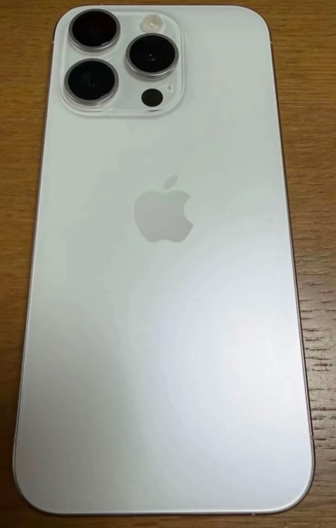 iPhone iPhone 15 Pro 256GB SIMフリー（スマホ）の商品画像 - 査定依頼日：2026年9月22日 - 最高査定価格：92,000円