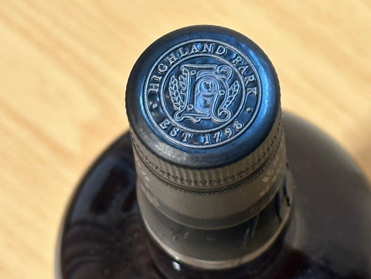 ハイランドパーク25年オフィシャル50.7%（お酒）の商品画像 - 査定依頼日：2025年4月6日 - 最高査定価格：80,000円