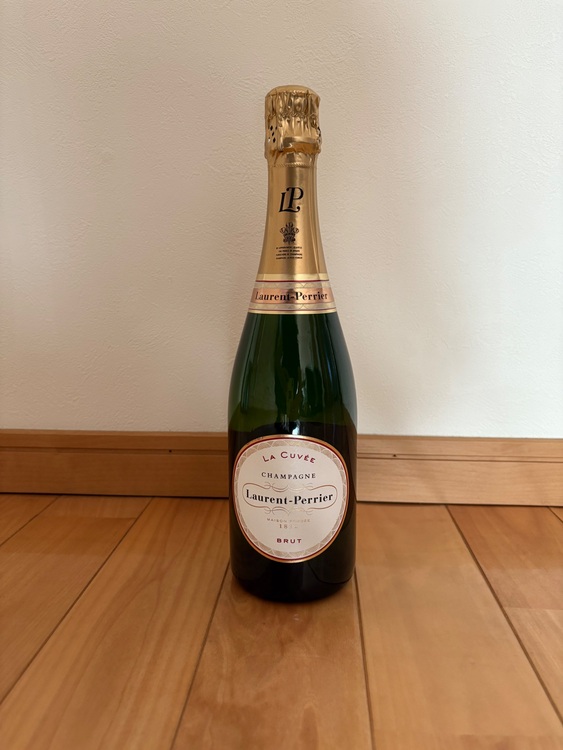 ローランペリエ　ラ　キュベ（お酒）の商品画像 - 査定依頼日：2025年9月16日 - 最高査定価格：2,000円