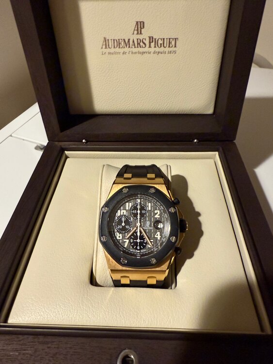 オーデマピゲ ロイヤルオークオフショア （高級時計）の商品画像 - 査定依頼日：2025年4月2日 - 最高査定価格：4,000,000円