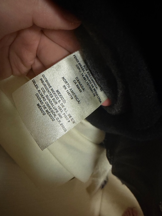 ブランド：FENDI アイテム：コート　FF8833　W18（古着・ファッション）の商品画像 - 査定依頼日：2026年2月20日 - 最高査定価格：100,000円