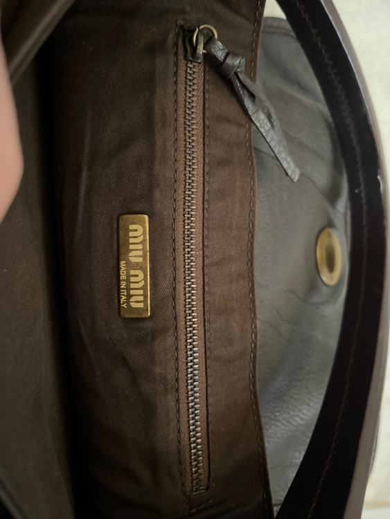 ミュウミュウ  （ブランドバッグ）の商品画像 - 査定依頼日：2025年8月26日 - 最高査定価格：28,000円