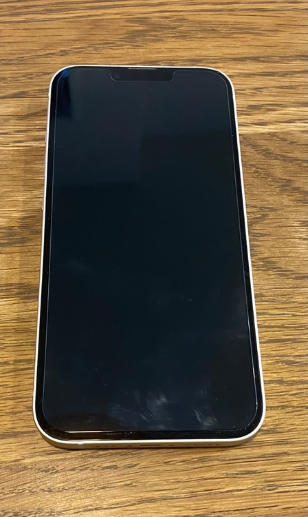 iPhone 13 128GB au（スマホ）の商品画像 - 査定依頼日：2026年4月29日 - 最高査定価格：28,000円