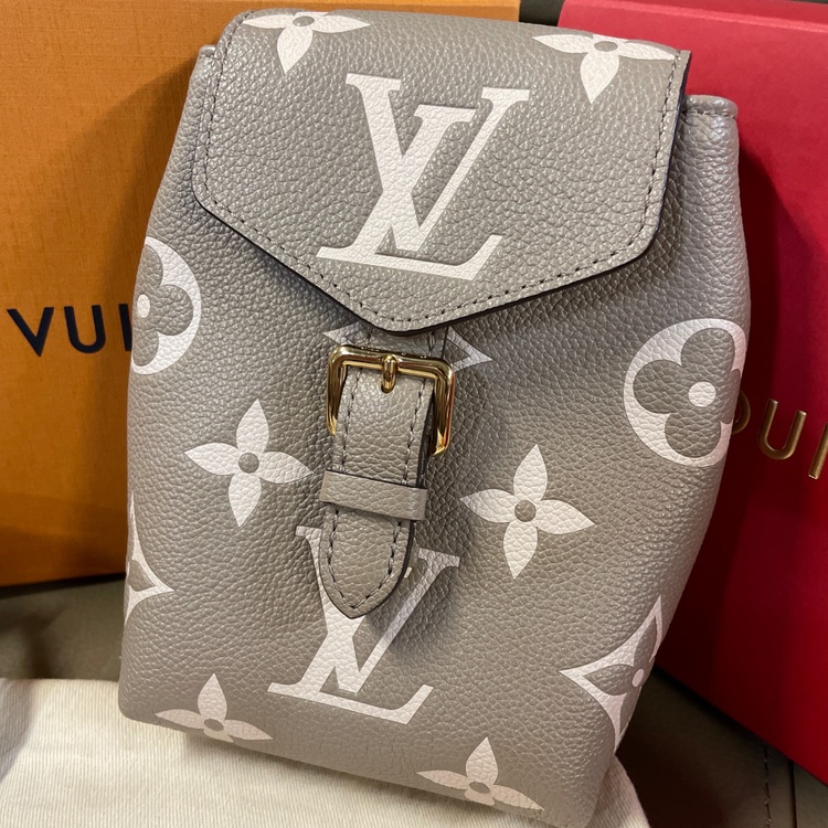 バックパック　アンプラント（ブランドバッグ）の商品画像 - 査定依頼日：2026年1月21日 - 最高査定価格：100,000円