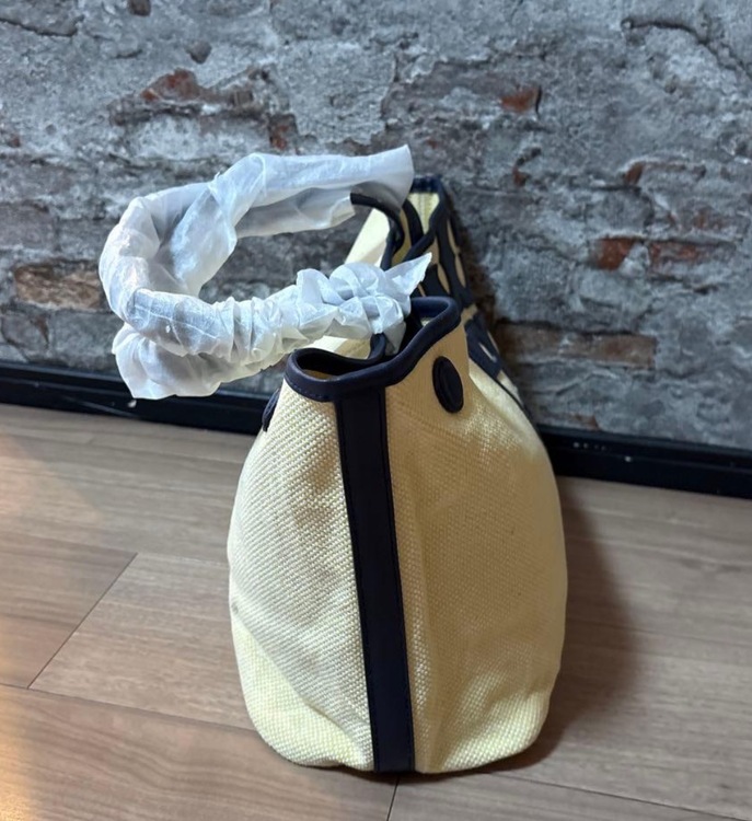 TORY BURCH■トートバッグキャンバス レザー ライトイエロー紺（ブランドバッグ）の商品画像 - 査定依頼日：2026年7月6日 - 最高査定価格：100,000円