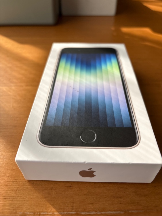 iPhonese3（スマホ）の商品画像 - 査定依頼日：2026年2月13日 - 最高査定価格：20,000円