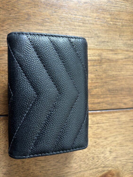 イブサンローラン  （ブランドバッグ）の商品画像 - 査定依頼日：2025年5月4日 - 最高査定価格：32,000円