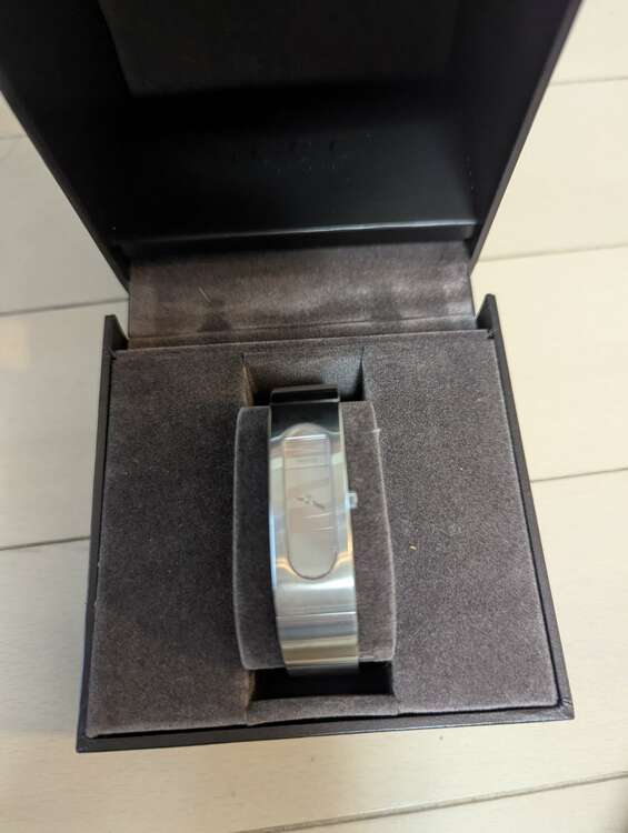 その他 その他 2400（高級時計）の商品画像 - 査定依頼日：2025年2月25日 - 最高査定価格：3,000円