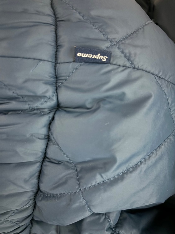 Supreme - Faux Fur Reversible Hooded Jac（古着・ファッション）の商品画像 - 査定依頼日：2025年9月30日 - 最高査定価格：23,000円