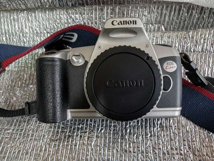 CANONイオスキス（カメラ）の商品画像 - 査定依頼日：2025年3月17日 - 最高査定価格：9,000円