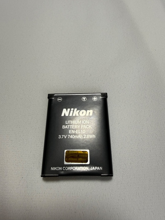 COOLPIX S570（カメラ）の商品画像 - 査定依頼日：2026年5月18日 - 最高査定価格：6,000円
