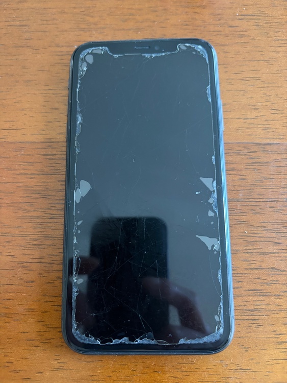 iPhone iPhone11 128GB Softbank（スマホ）の商品画像 - 査定依頼日：2026年8月15日 - 最高査定価格：21,000円