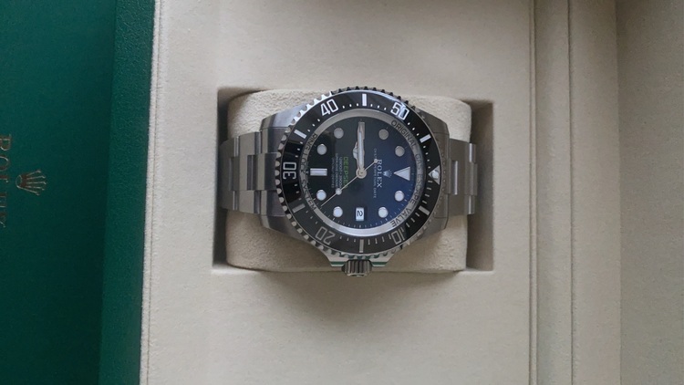 ロレックス その他 ディープシーREF136660（高級時計）の商品画像 - 査定依頼日：2025年11月26日 - 最高査定価格：2,400,000円