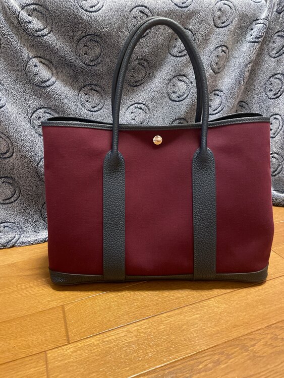 ガーデンパーティー　バーガンディー（ブランドバッグ）の商品画像 - 査定依頼日：2025年1月7日 - 最高査定価格：200,000円